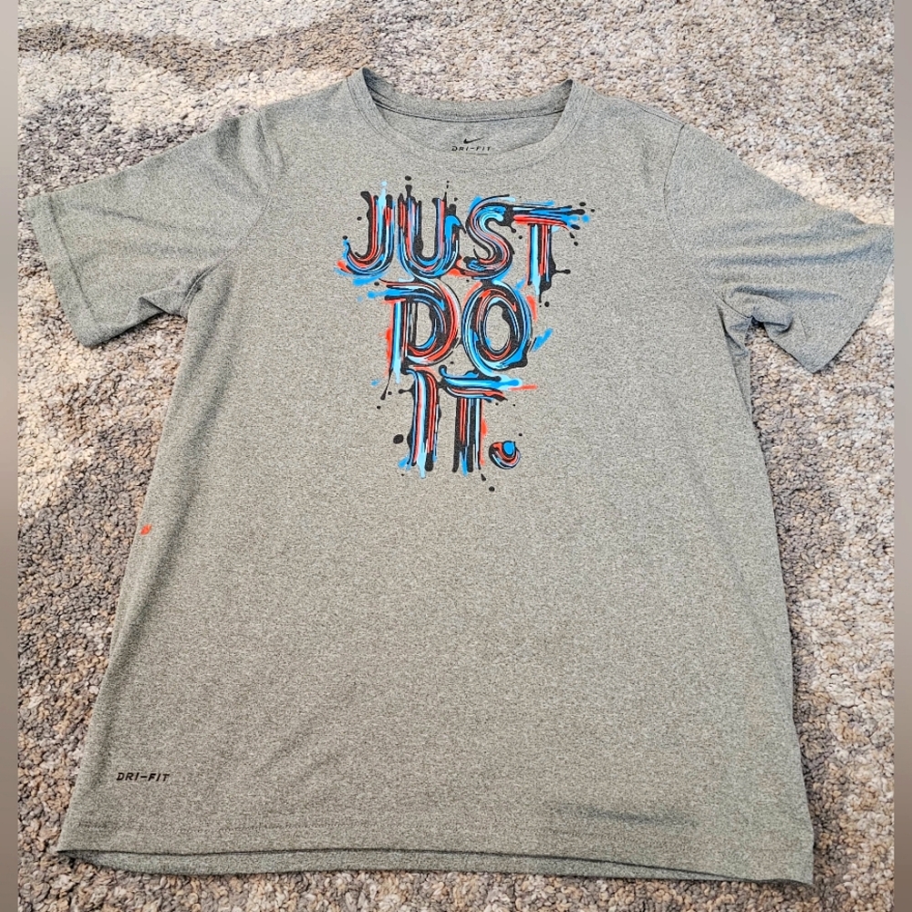 YXL Nike Dri-fit Shirt